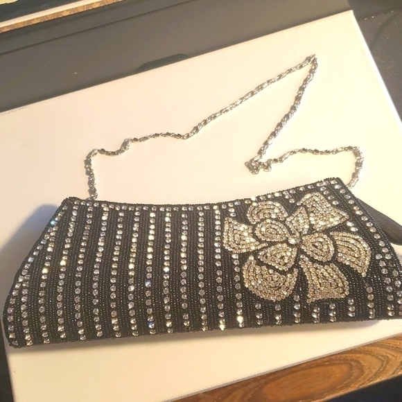 Glamorous Silver Beaded Floral Design Bridal Clutch/Evening Purse - Picture 1 of 15